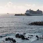 Barreirinha Ii Near Old Town With Ocean Views Апартаменты Фуншал
